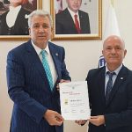 egeli-akademisyen-ve-uluslararasi-hakem-mehmet-inceye-figden-altin-diploma-odulu.jpg