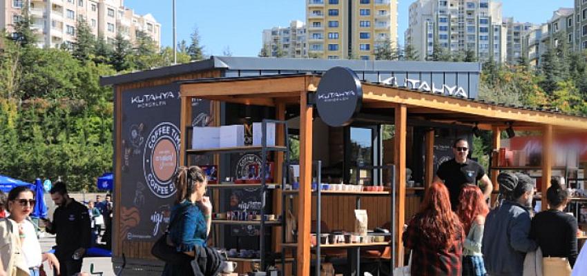 kutahya-porselen-ankara-kahve-festivalinde-kahve-tutkulariyla-bulustu.jpg
