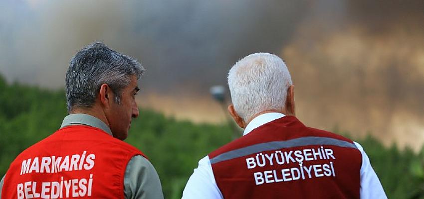 mugla-buyuksehir-belediyesi-tum-birimleriyle-yangin-bolgesinde-gorev-aldi.jpg