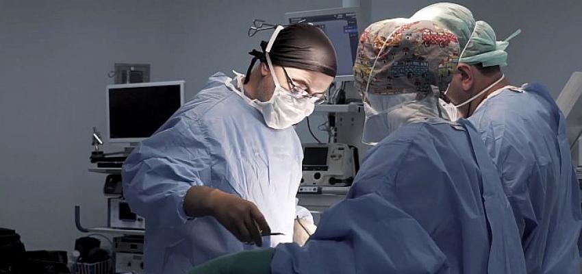 prof-dr-aysan-tiroid-bezinin-tamami-alinmadan-tiroid-kanseri-tedavisi-mumkun.jpg