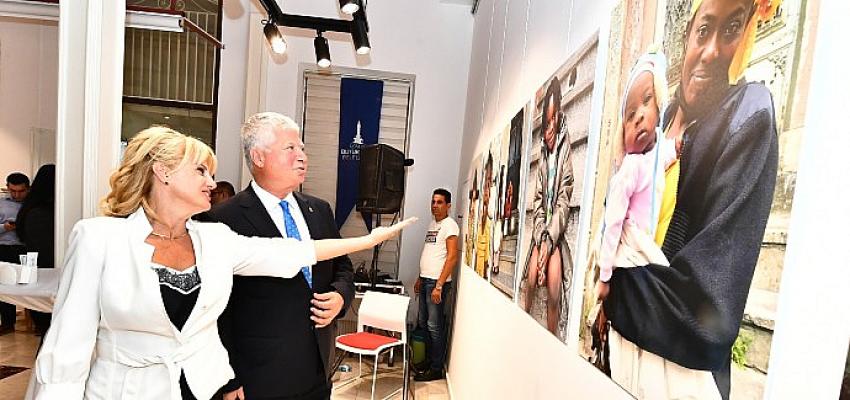 basmanenin-renkleri-fotograf-sergisi-acildi.jpg