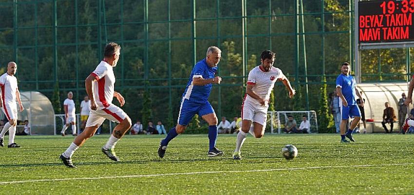 futbolun-sohretleri-uskudarda-bulustu.jpg