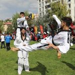 van-buyuksehir-belediyesi-amator-spor-haftasinda-kentteki-spor-kuluplerine-2-milyon-tllik-nakdi-yardimda-bulundu.jpg