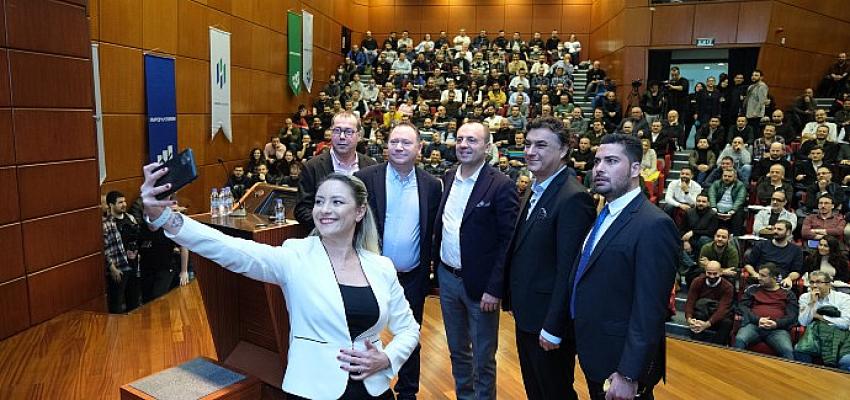info-yatirim-yatirimcilarla-borsa-istanbulda-bir-araya-geldi.jpg