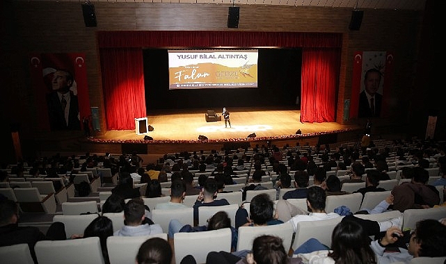 universiteli-gencler-doyasiya-eglendi.jpg
