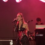 istanbul-festivalinin-coskulu-ikinci-gununde-skapova-yedinci-ev-mavi-ve-gunes-sahne-aldi.jpg