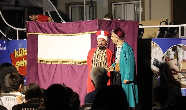 ortakoyde-kahkaha-dolu-gece.jpg