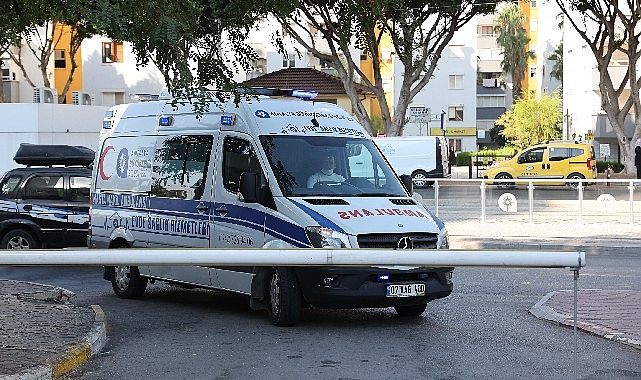 antalya-buyuksehir-evde-saglik-hizmetleri-ile-yuzlerce-hastaya-ulasiyor.jpg