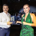 ilber-ortayli-ve-funda-arar-dikiliyi-salladi.jpg