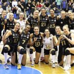 vakifbank-aydindan-galibiyetle-donuyor.jpg