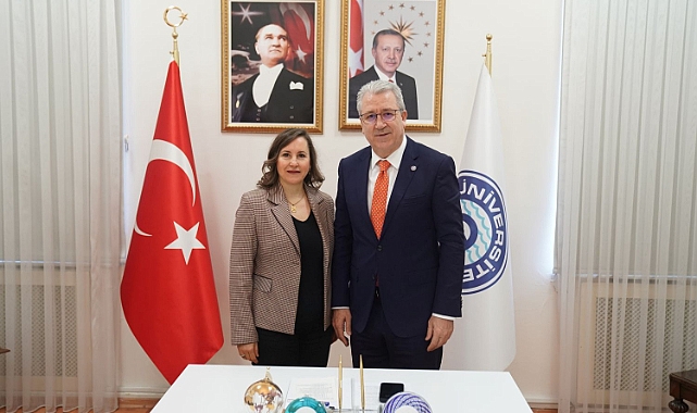 doc-dr-er-guneri-afet-sonrasi-menstruel-hijyen-eksikligi-kadinlarin-ureme-sagligini-etkiliyor.jpg